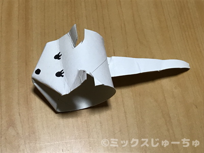 トイレットペーパーの芯のネズミの完成です。